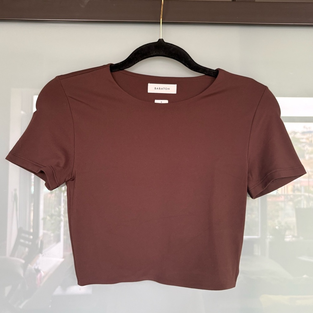 Babaton Short Sleeve Crop Top in Deep Brown